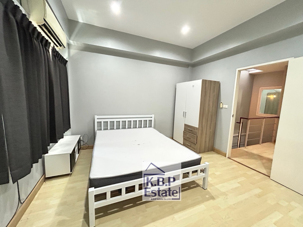 For RentTownhomeSathorn, Narathiwat : House for rent, Thanapat House, 3 beds 3 Baths Fully Furniture