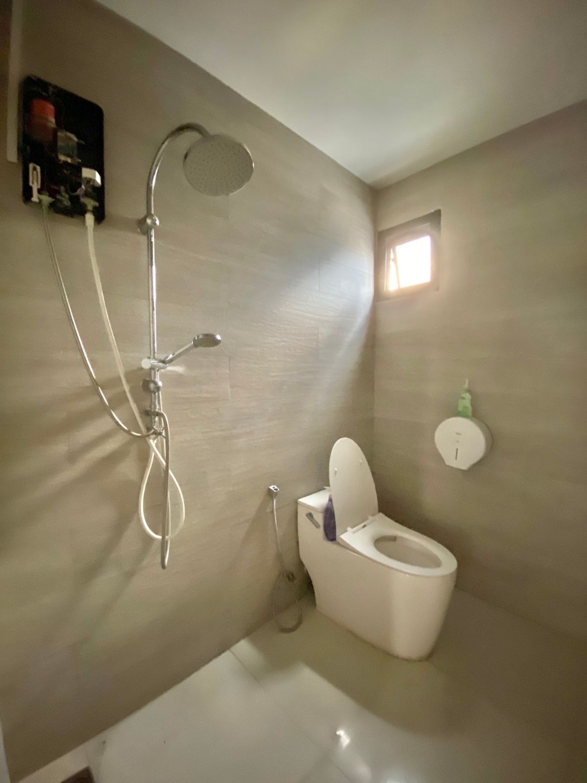 For RentShop HouseRama9, Petchburi, RCA : Rent a commercial building Stand ALONE Rama 9, Gold Location, Beauty Clinic, Surgery Clinic, Lamp Lighting Furniture Bed, Drill Health Center, Crossfit, Physical Exercise Sport Massage