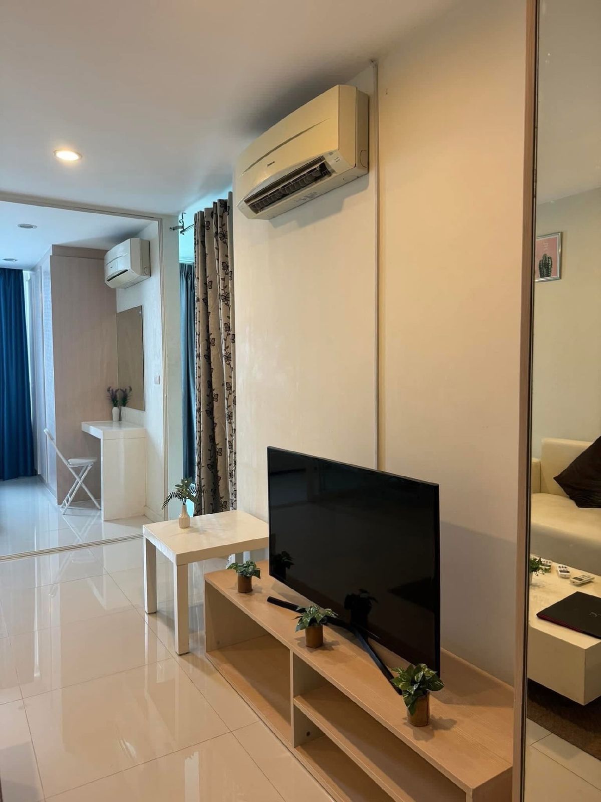 For RentCondoPattanakan, Srinakarin : Rent a condo, Ilege, Srinakarin, can carry the bag straight away