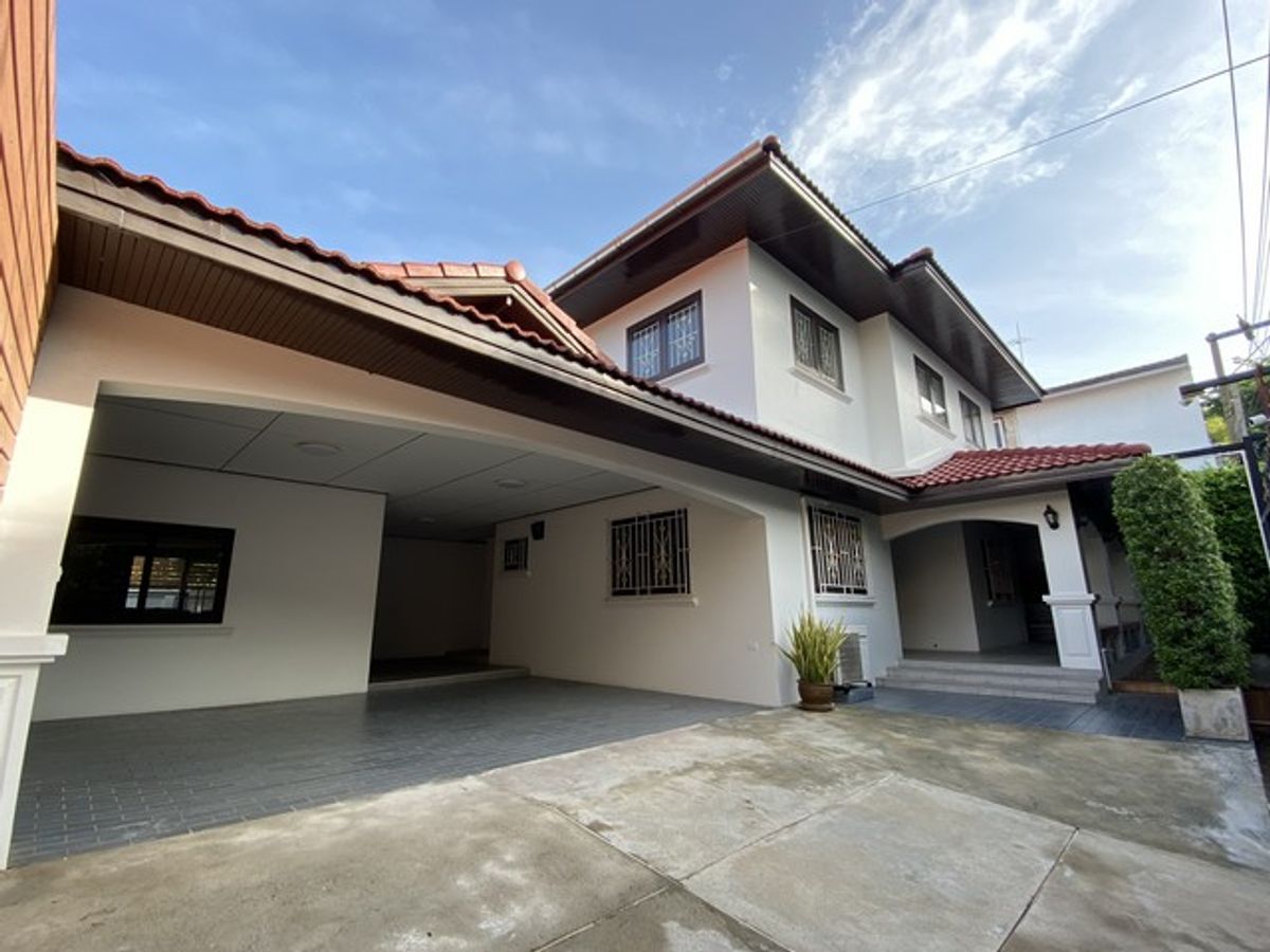 ให้เช่าบ้านอารีย์ อนุสาวรีย์ : รหัสC6773 ให้เช่าบ้านเดี่ยว 2 ชั้น ซอยอารีย์สัมพันธ์-6 ถนนพระราม-6  พหลโยธิน 5 ใกล้รถไฟฟ้า BTS อารีย์