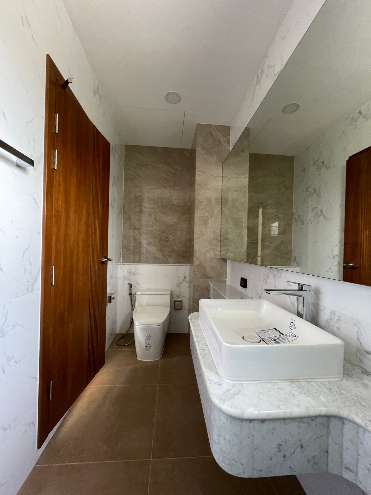 ขายบ้านรามคำแหง หัวหมาก : ขายบ้านเดี่ยวหรู ธารารมณ์ ไพรเวท เรสซิเดนซ์ รามคำแหง 9 บ้านเดี่ยว 3 ชั้น พื้นที่ใช้สอย 416 ตร.ม. ฟังก์ชัน 4 ห้องนอน 5 ห้องน้ำ 3 ที่จอดรถ  บนถนนรามคำแหง ใกล้แยกสุขุมวิท 71 ใกล้รถไฟฟ้าสายสีส้มและ Airport Link สถานีรามคำแหง