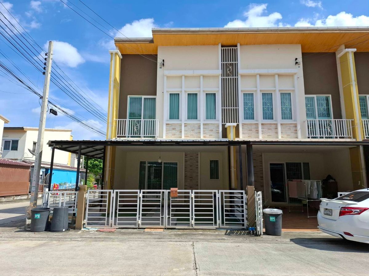 ขายทาวน์โฮมมีนบุรี-ร่มเกล้า : ขายทาวน์โฮม หลังมุม พร้อมผู้เช่า📍  ได้ผลตอบแทนทันที 7%++ ขายพร้อมผู้เช่า 📍 ❇️  ขายต่ำกว่าราคาประเมินได้กำไร 2 ต่อ  ทาวน์โฮม โกลเด้น ทาวน์ รามคำแหง วงแหวน