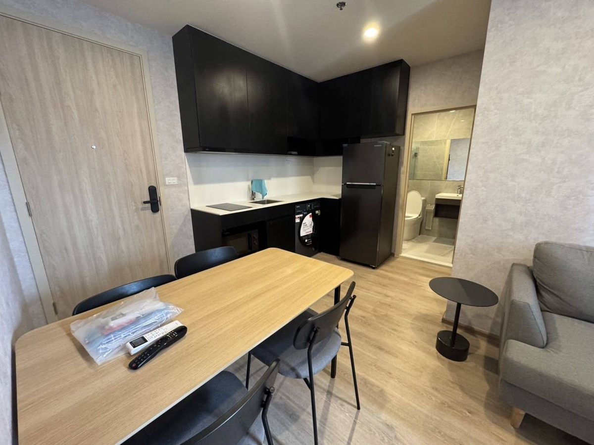 🏙️ For rent/sale Nue District R9 Condo near MRT Rama 9 and Central Rama 9, just a few steps away! Loading...