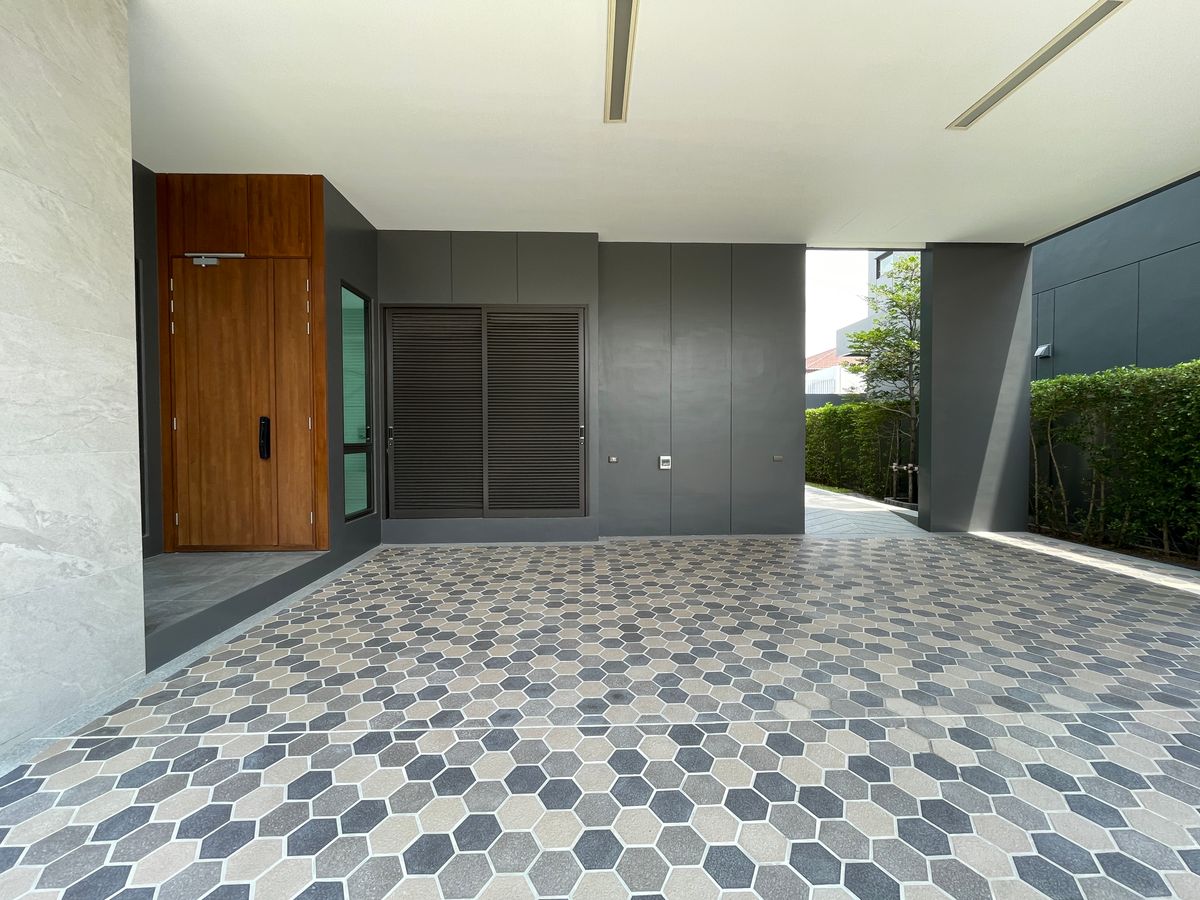 ขายบ้านรามคำแหง หัวหมาก : ขายบ้านเดี่ยวหรู ธารารมณ์ ไพรเวท เรสซิเดนซ์ รามคำแหง 9 บ้านเดี่ยว 3 ชั้น พื้นที่ใช้สอย 416 ตร.ม. ฟังก์ชัน 4 ห้องนอน 5 ห้องน้ำ 3 ที่จอดรถ  บนถนนรามคำแหง ใกล้แยกสุขุมวิท 71 ใกล้รถไฟฟ้าสายสีส้มและ Airport Link สถานีรามคำแหง