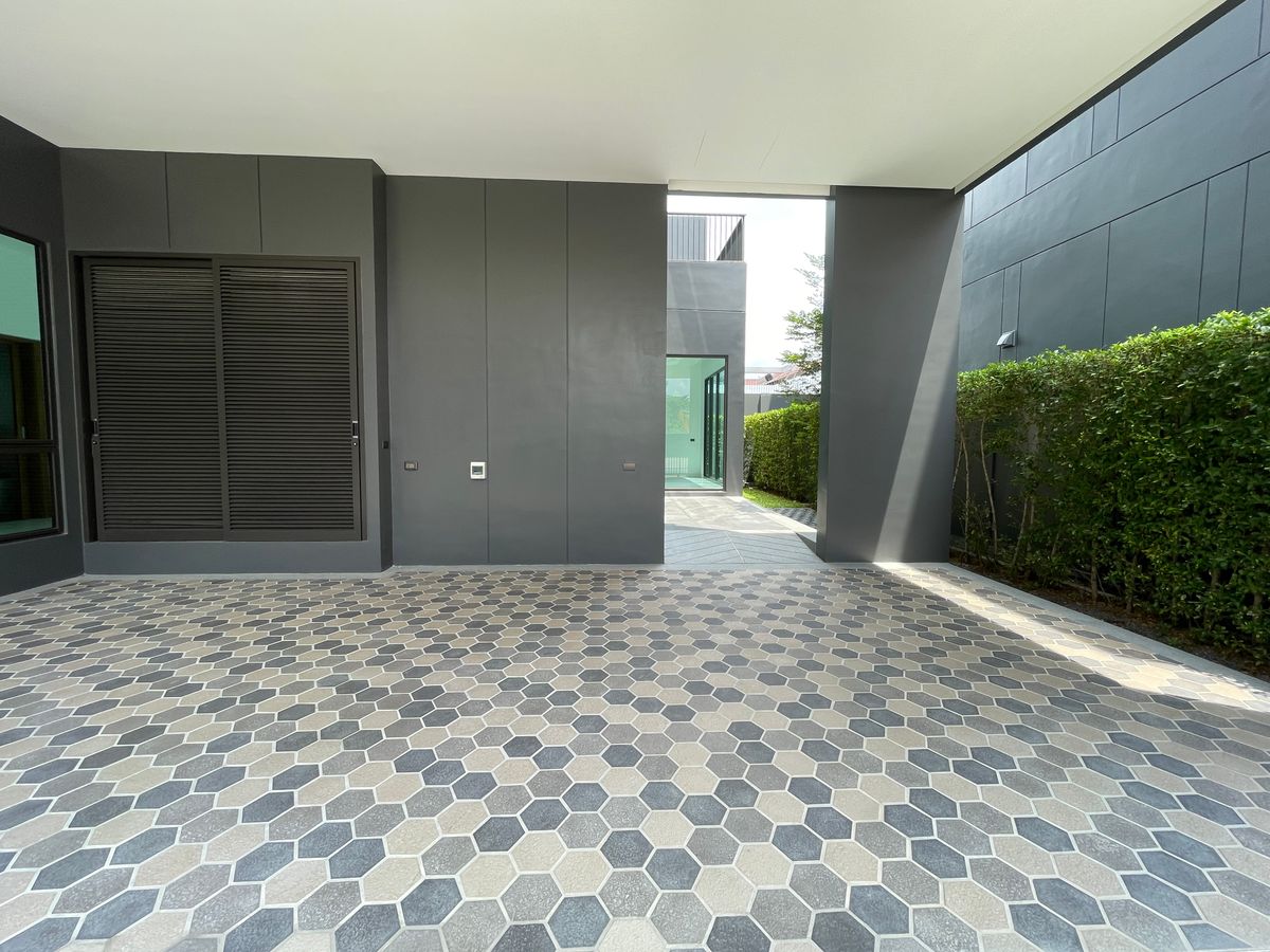 ขายบ้านรามคำแหง หัวหมาก : ขายบ้านเดี่ยวหรู ธารารมณ์ ไพรเวท เรสซิเดนซ์ รามคำแหง 9 บ้านเดี่ยว 3 ชั้น พื้นที่ใช้สอย 416 ตร.ม. ฟังก์ชัน 4 ห้องนอน 5 ห้องน้ำ 3 ที่จอดรถ  บนถนนรามคำแหง ใกล้แยกสุขุมวิท 71 ใกล้รถไฟฟ้าสายสีส้มและ Airport Link สถานีรามคำแหง