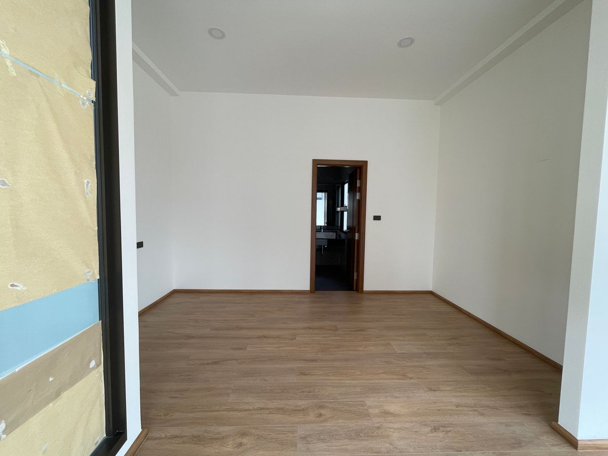 ขายบ้านรามคำแหง หัวหมาก : ขายบ้านเดี่ยวหรู ธารารมณ์ ไพรเวท เรสซิเดนซ์ รามคำแหง 9 บ้านเดี่ยว 3 ชั้น พื้นที่ใช้สอย 416 ตร.ม. ฟังก์ชัน 4 ห้องนอน 5 ห้องน้ำ 3 ที่จอดรถ  บนถนนรามคำแหง ใกล้แยกสุขุมวิท 71 ใกล้รถไฟฟ้าสายสีส้มและ Airport Link สถานีรามคำแหง