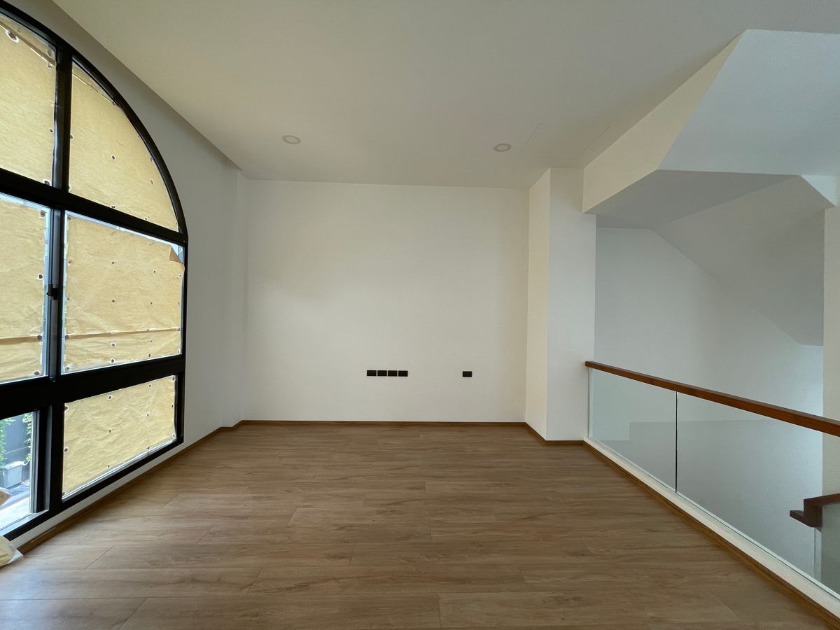 ขายบ้านรามคำแหง หัวหมาก : ขายบ้านเดี่ยวหรู ธารารมณ์ ไพรเวท เรสซิเดนซ์ รามคำแหง 9 บ้านเดี่ยว 3 ชั้น พื้นที่ใช้สอย 416 ตร.ม. ฟังก์ชัน 4 ห้องนอน 5 ห้องน้ำ 3 ที่จอดรถ  บนถนนรามคำแหง ใกล้แยกสุขุมวิท 71 ใกล้รถไฟฟ้าสายสีส้มและ Airport Link สถานีรามคำแหง