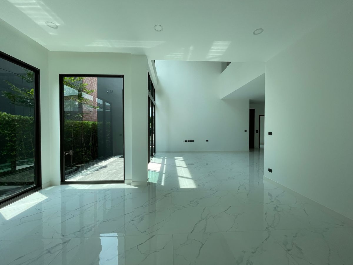 ขายบ้านรามคำแหง หัวหมาก : ขายบ้านเดี่ยวหรู ธารารมณ์ ไพรเวท เรสซิเดนซ์ รามคำแหง 9 บ้านเดี่ยว 3 ชั้น พื้นที่ใช้สอย 416 ตร.ม. ฟังก์ชัน 4 ห้องนอน 5 ห้องน้ำ 3 ที่จอดรถ  บนถนนรามคำแหง ใกล้แยกสุขุมวิท 71 ใกล้รถไฟฟ้าสายสีส้มและ Airport Link สถานีรามคำแหง