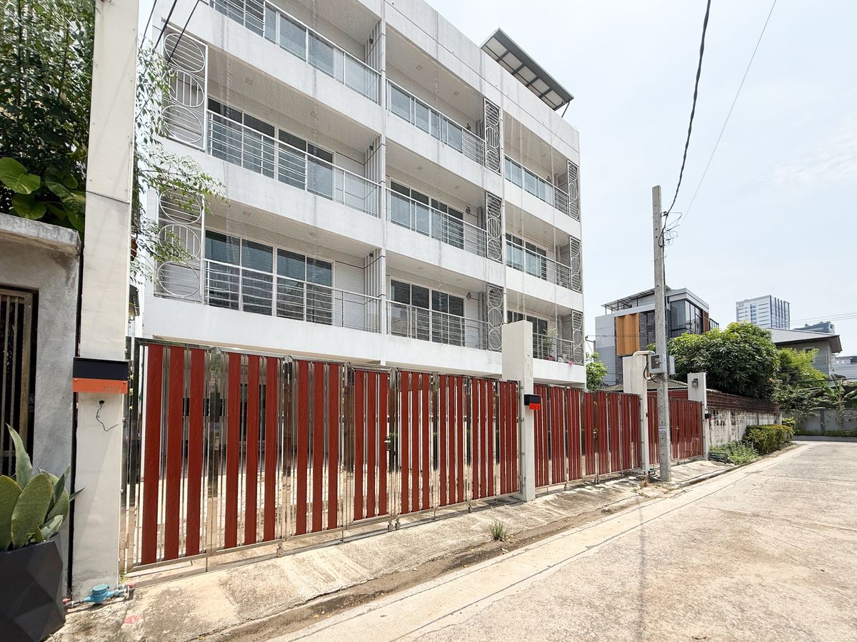 ขายทาวน์โฮมลาดพร้าว เซ็นทรัลลาดพร้าว : ทาวน์โฮม ทะลุลาดพร้าว ราคาไม่ถึง 10 ล้าน 📍 ทาวน์โฮม พหลโยธิน 24 / 4 ห้องนอน (ขาย), Townhome Phahon Yothin 24 / 4 Bedrooms (FOR SALE) MEAW645