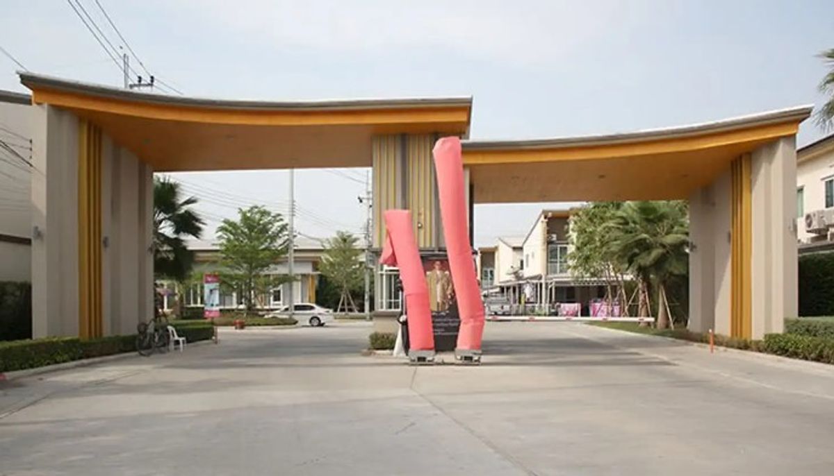 ขายทาวน์โฮมมีนบุรี-ร่มเกล้า : ขายทาวน์โฮม หลังมุม พร้อมผู้เช่า📍  ได้ผลตอบแทนทันที 7%++ ขายพร้อมผู้เช่า 📍 ❇️  ขายต่ำกว่าราคาประเมินได้กำไร 2 ต่อ  ทาวน์โฮม โกลเด้น ทาวน์ รามคำแหง วงแหวน