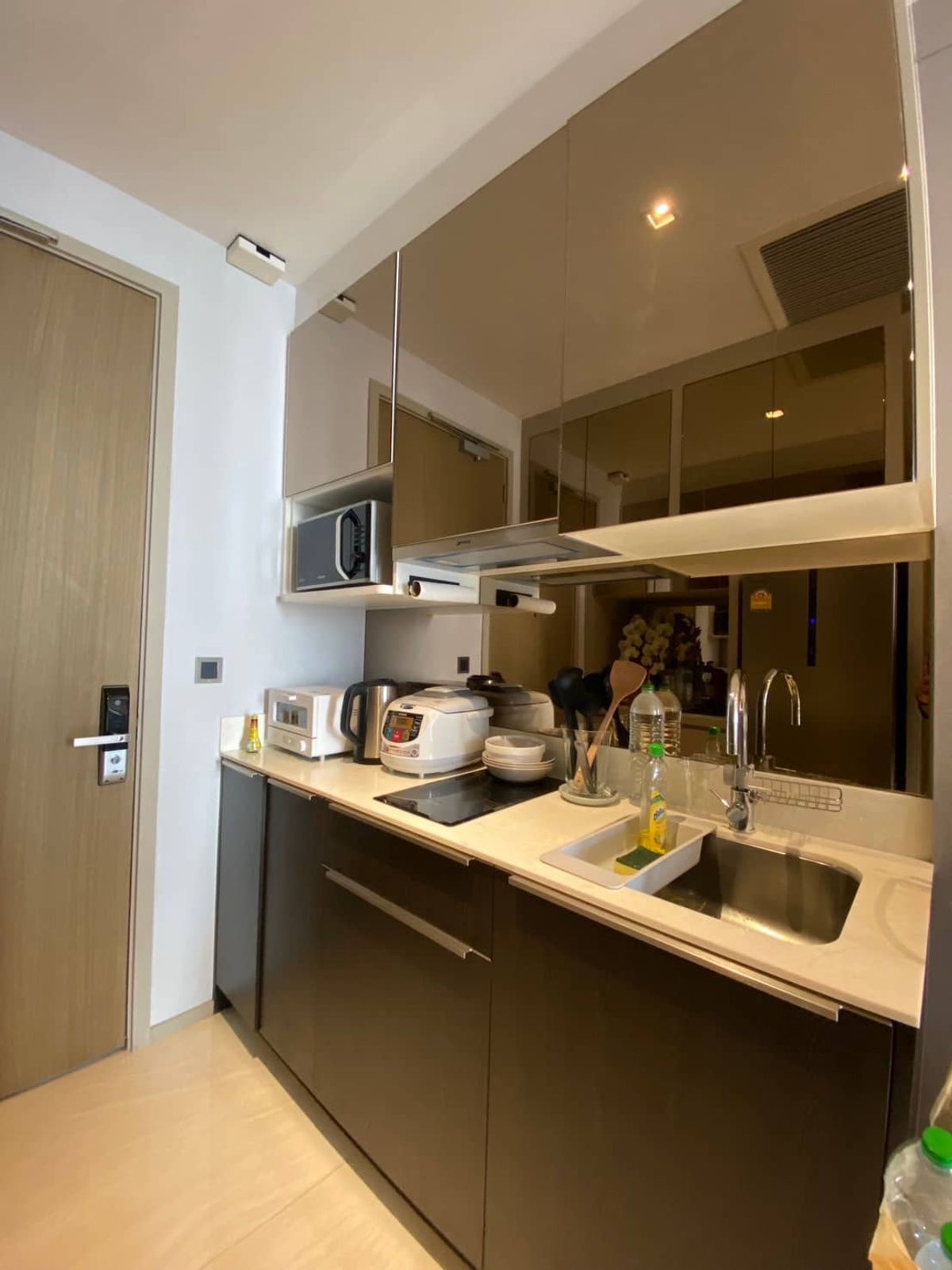 ให้เช่าคอนโดสีลม ศาลาแดง บางรัก : ให้เช่า 📍 Ashton Silom 📍 เฟอร์นิเจอร์ และ เครื่องใช้ไฟฟ้าครบ ใกล้ BTS ช่องนนทรี