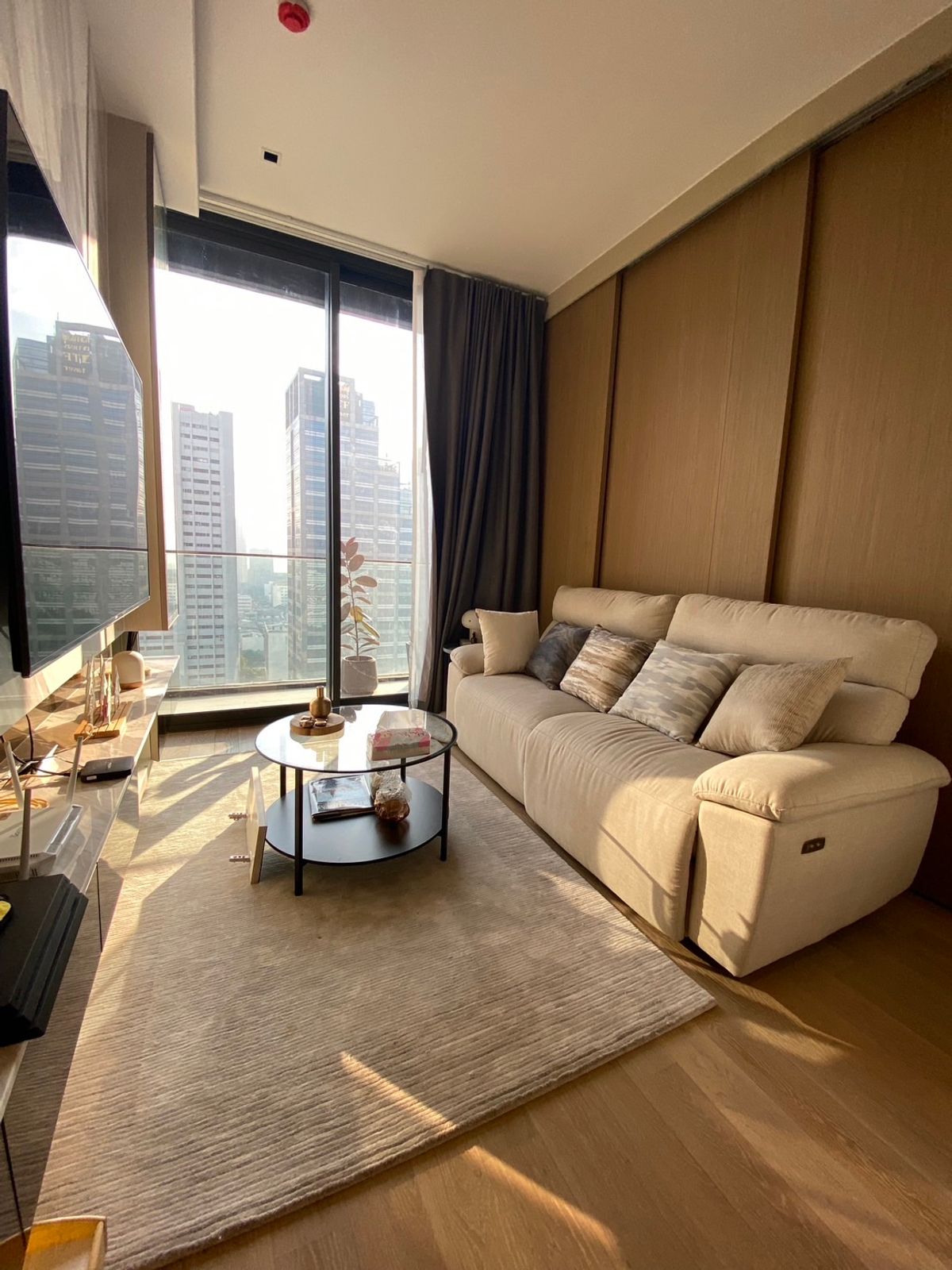 ให้เช่าคอนโดสีลม ศาลาแดง บางรัก : ให้เช่า 📍 Ashton Silom 📍 เฟอร์นิเจอร์ และ เครื่องใช้ไฟฟ้าครบ ใกล้ BTS ช่องนนทรี