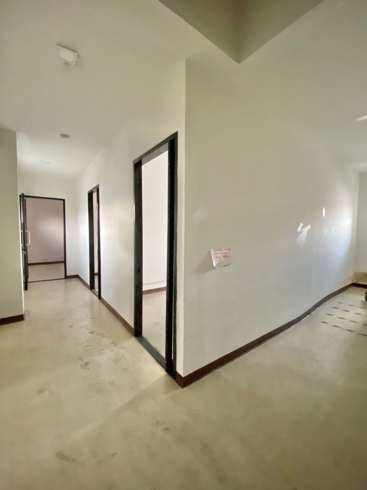 For RentShop HouseRama9, Petchburi, RCA : Rent a commercial building Stand ALONE Rama 9, Gold Location, Beauty Clinic, Surgery Clinic, Lamp Lighting Furniture Bed, Drill Health Center, Crossfit, Physical Exercise Sport Massage