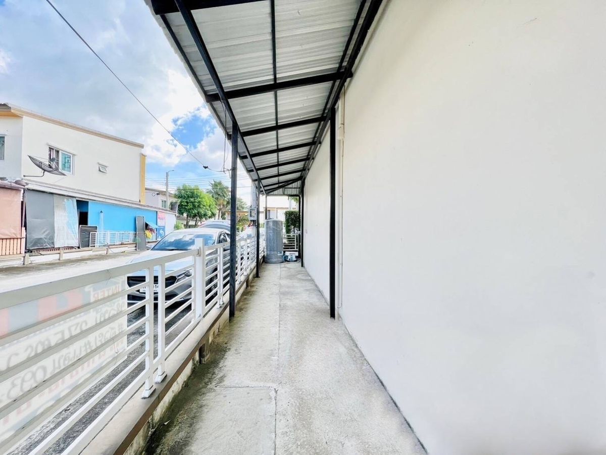 ขายทาวน์โฮมมีนบุรี-ร่มเกล้า : ขายทาวน์โฮม หลังมุม พร้อมผู้เช่า📍  ได้ผลตอบแทนทันที 7%++ ขายพร้อมผู้เช่า 📍 ❇️  ขายต่ำกว่าราคาประเมินได้กำไร 2 ต่อ  ทาวน์โฮม โกลเด้น ทาวน์ รามคำแหง วงแหวน