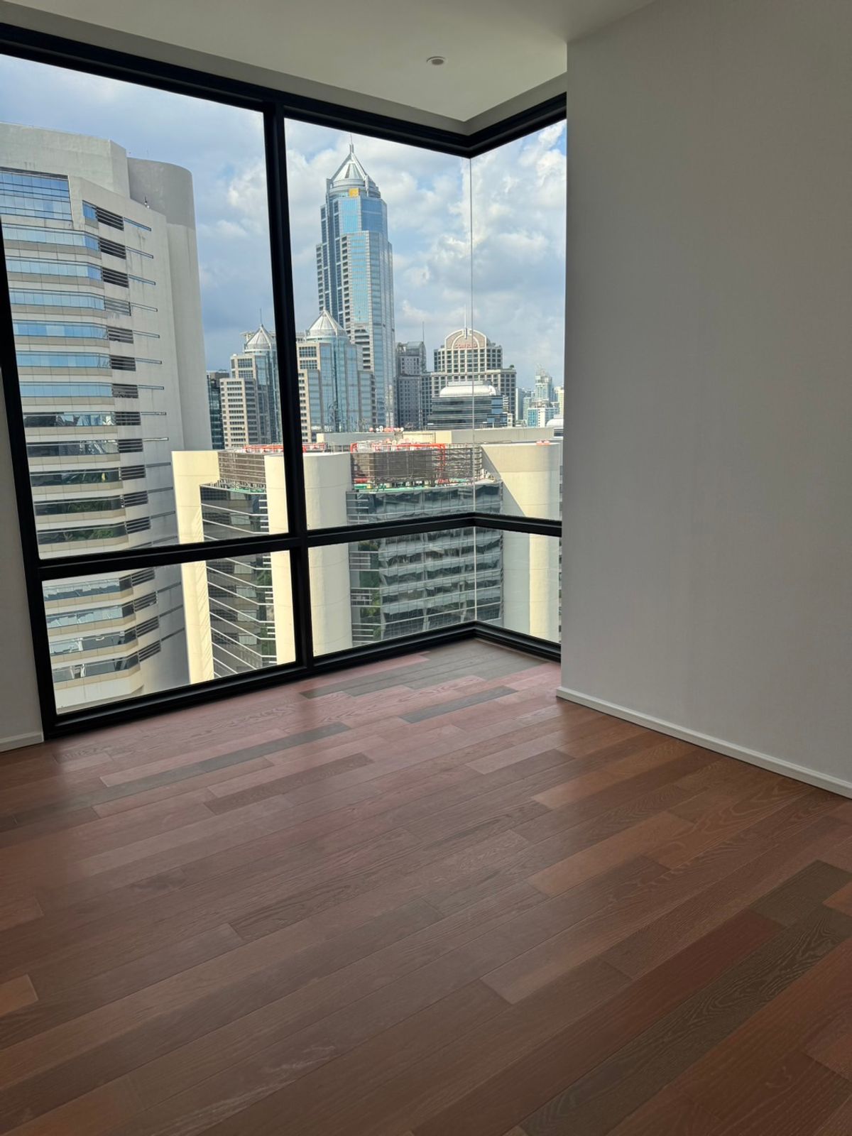 For SaleCondoWitthayu, Chidlom, Langsuan, Ploenchit : Muniq Langsuan Condo for sale near Lumphini and Lang Village.