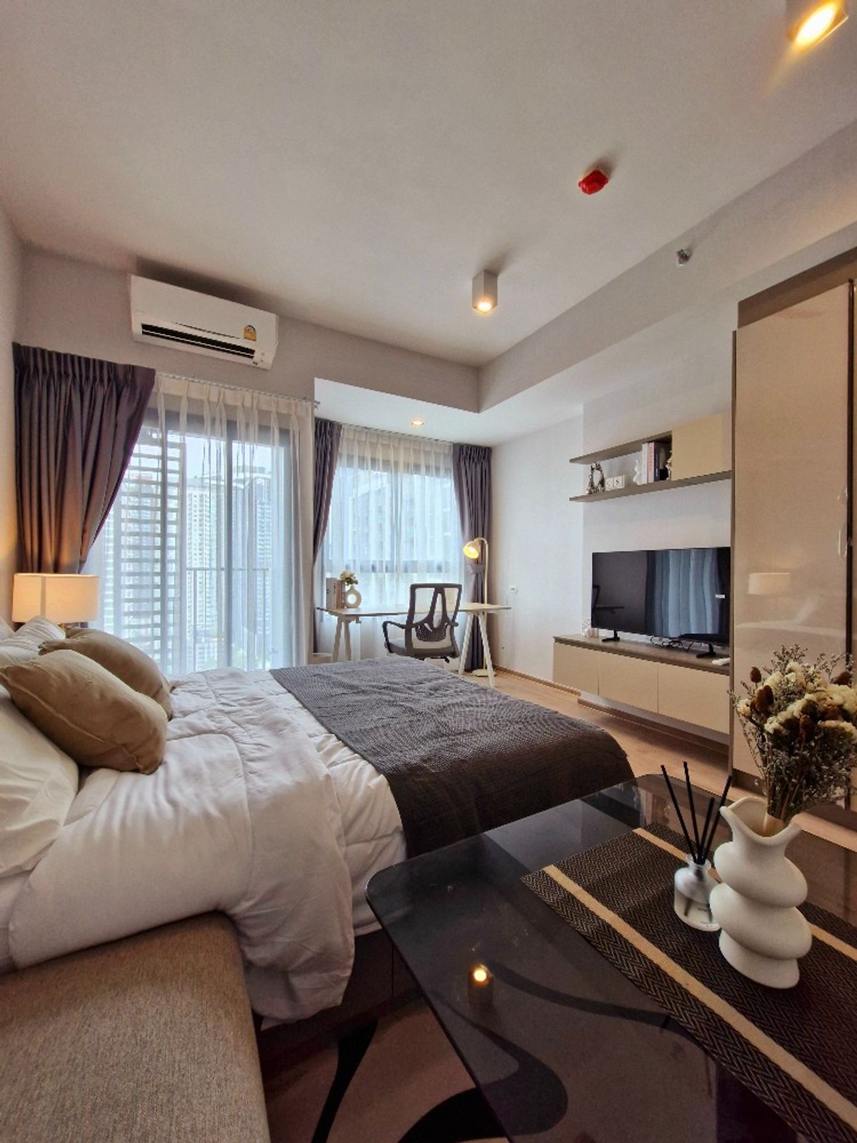 ให้เช่าคอนโดพระราม 9 เพชรบุรีตัดใหม่ RCA : ห้องชั้นสูง 🏙️ (For Rent/ให้เช่า) Ideo Rama9-Asoke / ไอดีโอ พระราม9 – อโศก