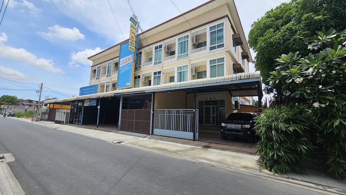 ขายทาวน์โฮมอ่อนนุช อุดมสุข : ทาวน์โฮม อ่อนนุช 66 / 3 ห้องนอน (ขาย), Townhome On Nut 66 / 3 Bedrooms (FOR SALE) FON104