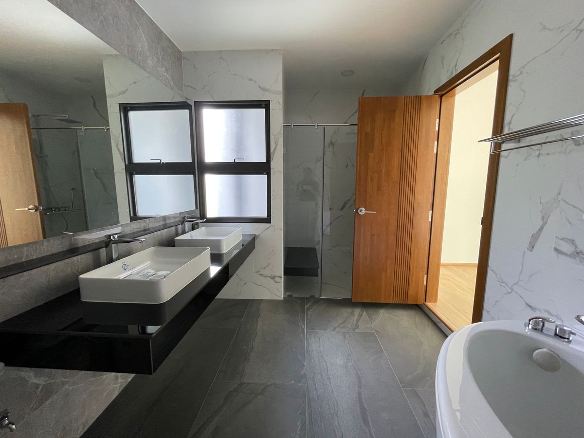 ขายบ้านรามคำแหง หัวหมาก : ขายบ้านเดี่ยวหรู ธารารมณ์ ไพรเวท เรสซิเดนซ์ รามคำแหง 9 บ้านเดี่ยว 3 ชั้น พื้นที่ใช้สอย 416 ตร.ม. ฟังก์ชัน 4 ห้องนอน 5 ห้องน้ำ 3 ที่จอดรถ  บนถนนรามคำแหง ใกล้แยกสุขุมวิท 71 ใกล้รถไฟฟ้าสายสีส้มและ Airport Link สถานีรามคำแหง