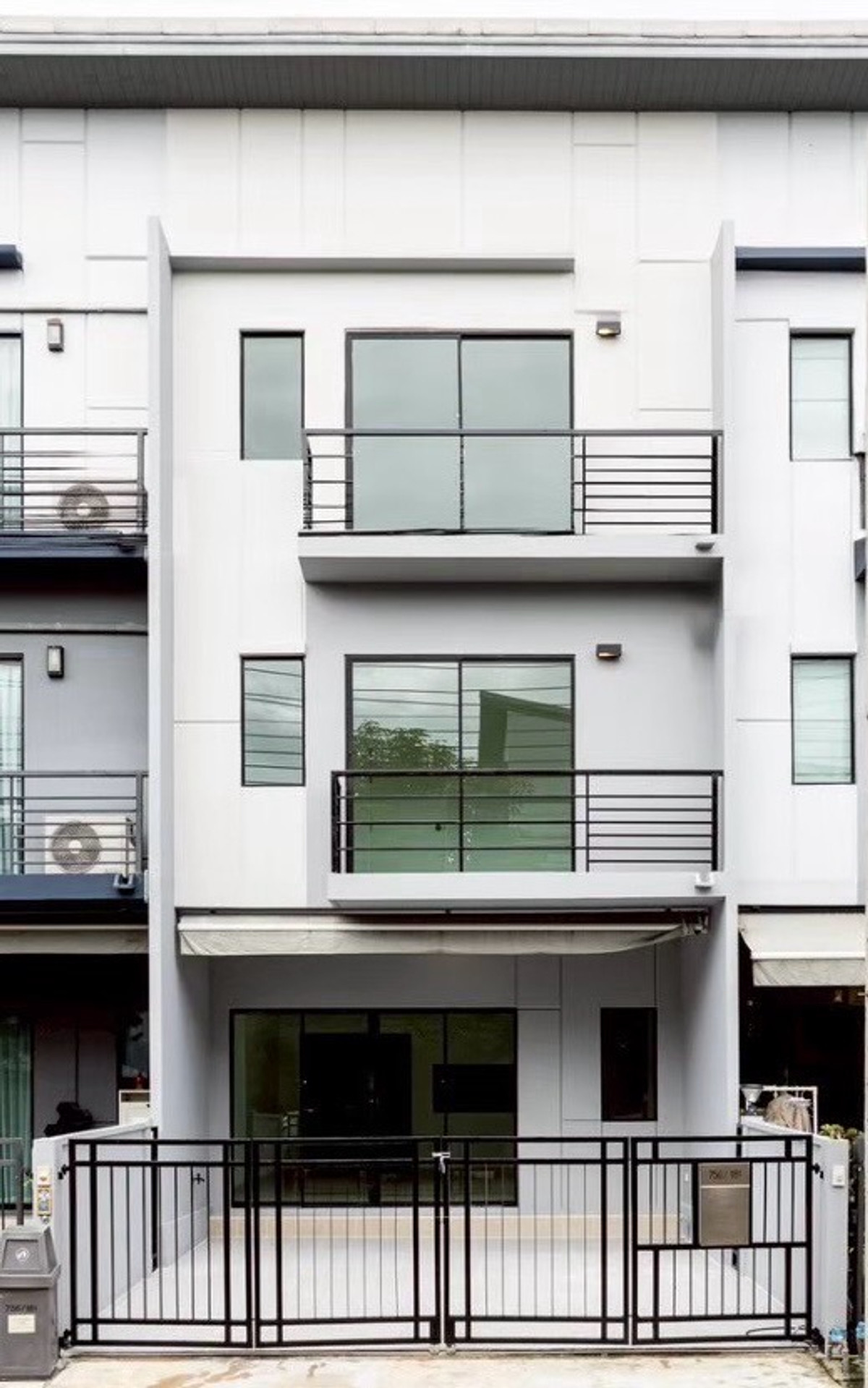 ขายทาวน์โฮมลาดกระบัง สุวรรณภูมิ : ขายบ้านกลางเมือง พระราม 9 – อ่อนนุช | ทาวน์โฮม 3 ชั้น ฟังก์ชันครบ ใกล้รถไฟฟ้า เพียง 3.54 ล้าน!