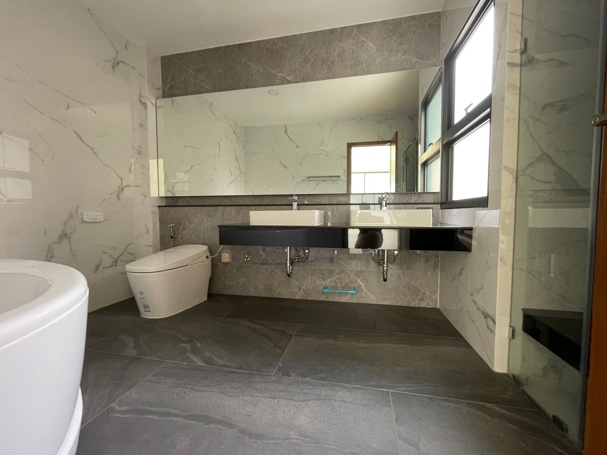 ขายบ้านรามคำแหง หัวหมาก : ขายบ้านเดี่ยวหรู ธารารมณ์ ไพรเวท เรสซิเดนซ์ รามคำแหง 9 บ้านเดี่ยว 3 ชั้น พื้นที่ใช้สอย 416 ตร.ม. ฟังก์ชัน 4 ห้องนอน 5 ห้องน้ำ 3 ที่จอดรถ  บนถนนรามคำแหง ใกล้แยกสุขุมวิท 71 ใกล้รถไฟฟ้าสายสีส้มและ Airport Link สถานีรามคำแหง