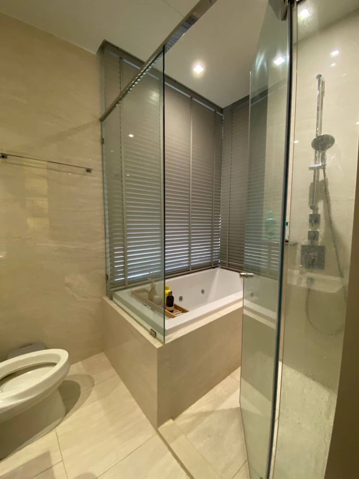 ให้เช่าคอนโดสีลม ศาลาแดง บางรัก : ให้เช่า 📍 Ashton Silom 📍 เฟอร์นิเจอร์ และ เครื่องใช้ไฟฟ้าครบ ใกล้ BTS ช่องนนทรี