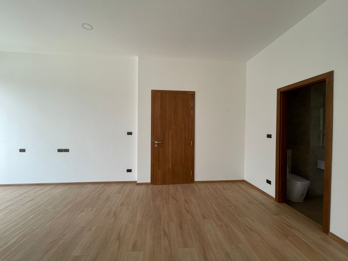 ขายบ้านรามคำแหง หัวหมาก : ขายบ้านเดี่ยวหรู ธารารมณ์ ไพรเวท เรสซิเดนซ์ รามคำแหง 9 บ้านเดี่ยว 3 ชั้น พื้นที่ใช้สอย 416 ตร.ม. ฟังก์ชัน 4 ห้องนอน 5 ห้องน้ำ 3 ที่จอดรถ  บนถนนรามคำแหง ใกล้แยกสุขุมวิท 71 ใกล้รถไฟฟ้าสายสีส้มและ Airport Link สถานีรามคำแหง