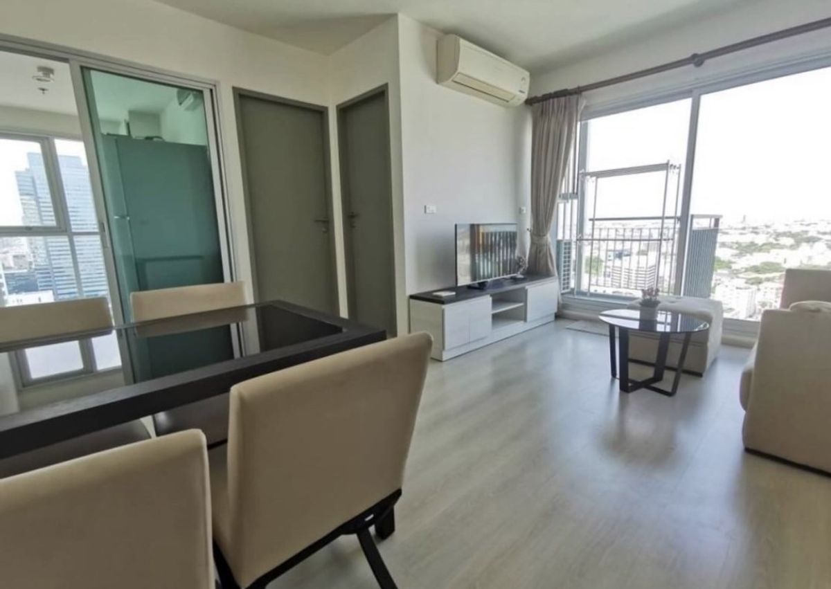 For SaleCondoRatchadapisek, Huaikwang, Suttisan : Sell ​​/ rent a Life Ratchadapisek condo near the Huai Khwang MRT BTS about 400 meters.