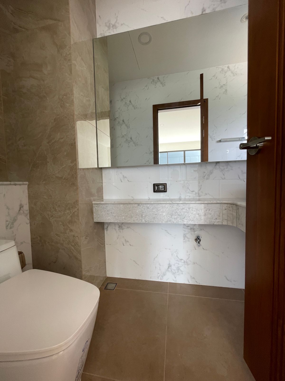 ขายบ้านรามคำแหง หัวหมาก : ขายบ้านเดี่ยวหรู ธารารมณ์ ไพรเวท เรสซิเดนซ์ รามคำแหง 9 บ้านเดี่ยว 3 ชั้น พื้นที่ใช้สอย 416 ตร.ม. ฟังก์ชัน 4 ห้องนอน 5 ห้องน้ำ 3 ที่จอดรถ  บนถนนรามคำแหง ใกล้แยกสุขุมวิท 71 ใกล้รถไฟฟ้าสายสีส้มและ Airport Link สถานีรามคำแหง