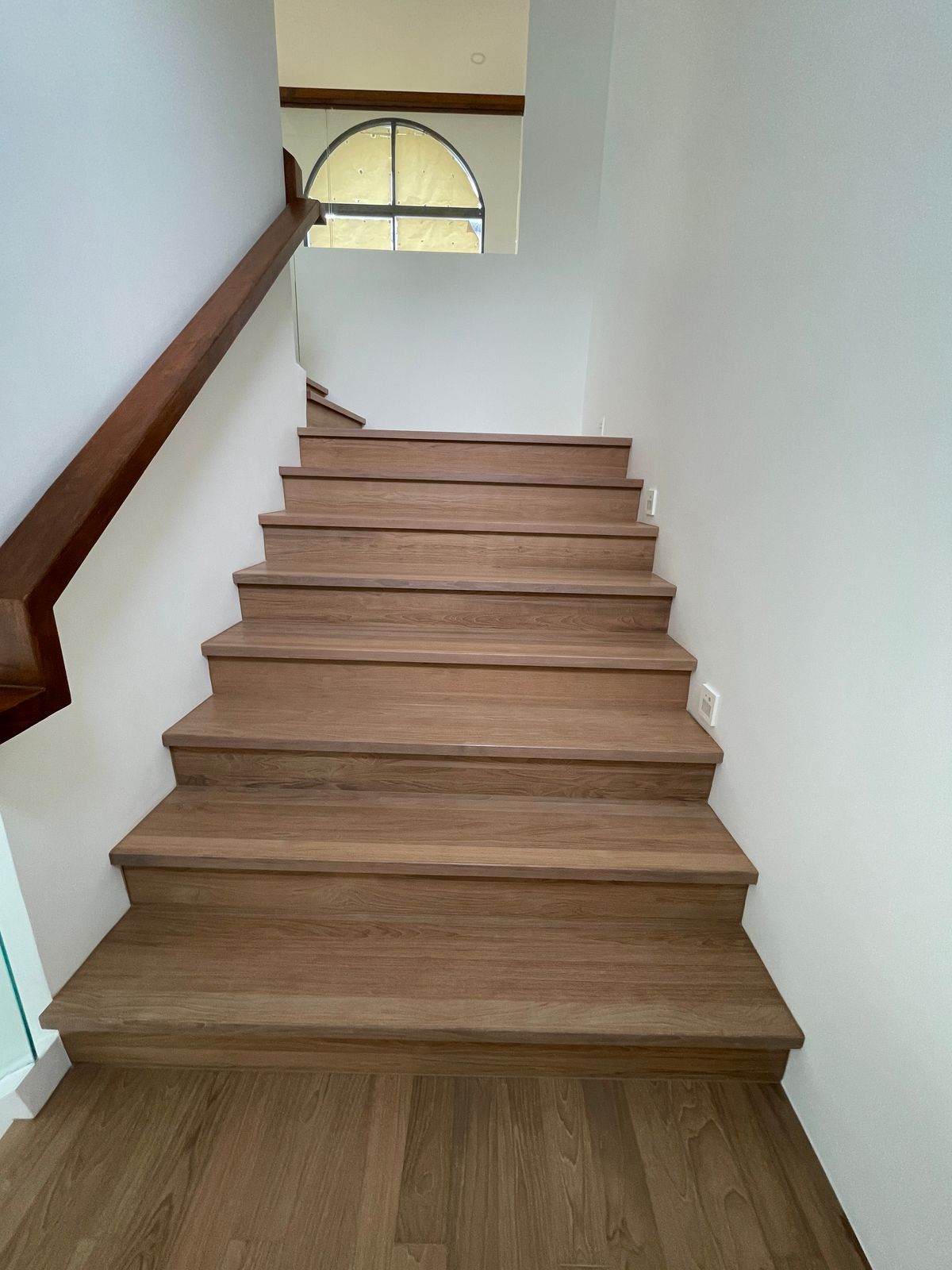 ขายบ้านรามคำแหง หัวหมาก : ขายบ้านเดี่ยวหรู ธารารมณ์ ไพรเวท เรสซิเดนซ์ รามคำแหง 9 บ้านเดี่ยว 3 ชั้น พื้นที่ใช้สอย 416 ตร.ม. ฟังก์ชัน 4 ห้องนอน 5 ห้องน้ำ 3 ที่จอดรถ  บนถนนรามคำแหง ใกล้แยกสุขุมวิท 71 ใกล้รถไฟฟ้าสายสีส้มและ Airport Link สถานีรามคำแหง