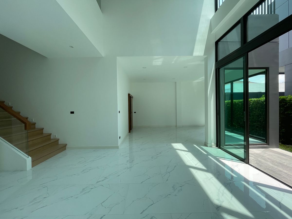 ขายบ้านรามคำแหง หัวหมาก : ขายบ้านเดี่ยวหรู ธารารมณ์ ไพรเวท เรสซิเดนซ์ รามคำแหง 9 บ้านเดี่ยว 3 ชั้น พื้นที่ใช้สอย 416 ตร.ม. ฟังก์ชัน 4 ห้องนอน 5 ห้องน้ำ 3 ที่จอดรถ  บนถนนรามคำแหง ใกล้แยกสุขุมวิท 71 ใกล้รถไฟฟ้าสายสีส้มและ Airport Link สถานีรามคำแหง