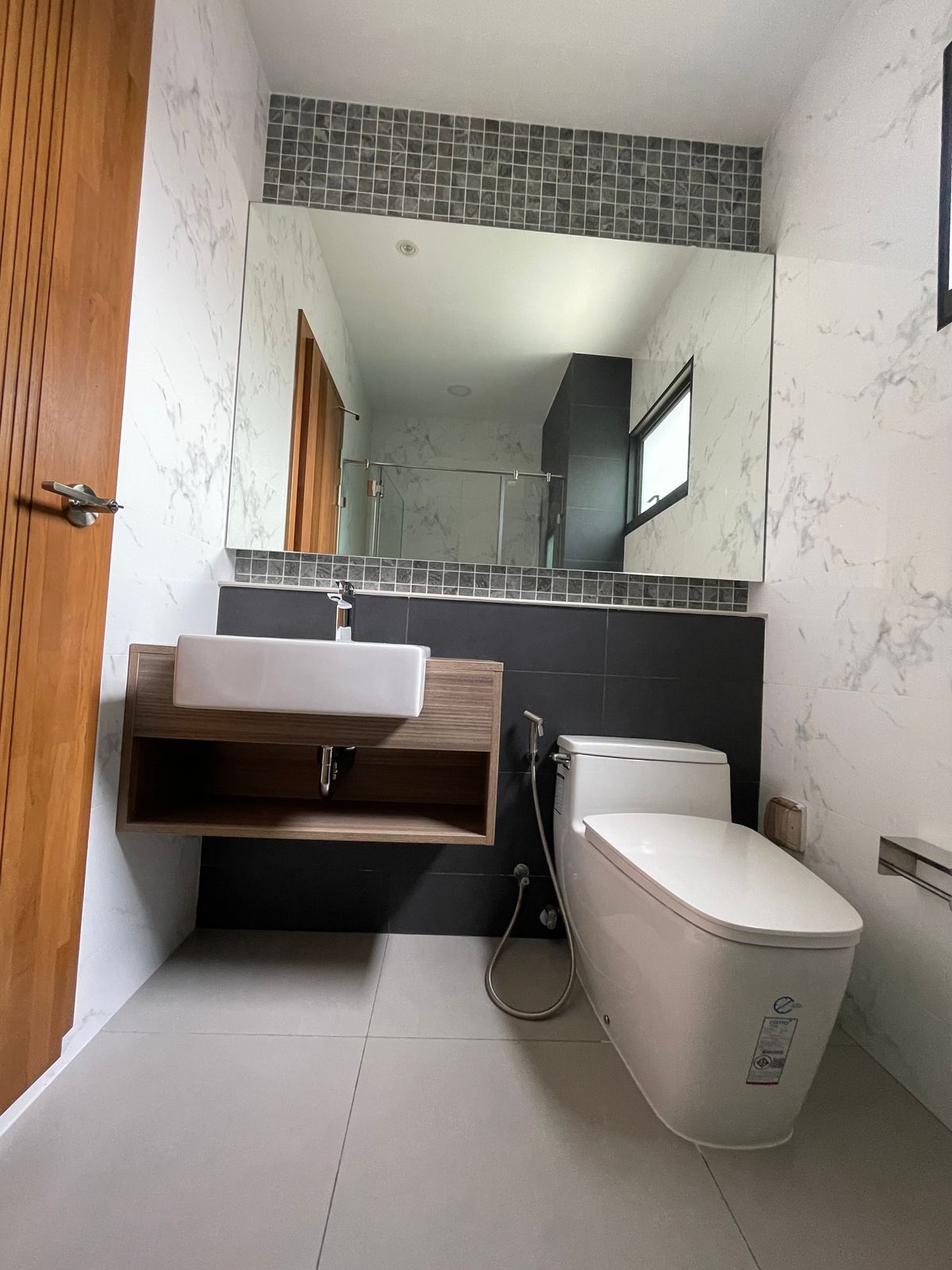 ขายบ้านรามคำแหง หัวหมาก : ขายบ้านเดี่ยวหรู ธารารมณ์ ไพรเวท เรสซิเดนซ์ รามคำแหง 9 บ้านเดี่ยว 3 ชั้น พื้นที่ใช้สอย 416 ตร.ม. ฟังก์ชัน 4 ห้องนอน 5 ห้องน้ำ 3 ที่จอดรถ  บนถนนรามคำแหง ใกล้แยกสุขุมวิท 71 ใกล้รถไฟฟ้าสายสีส้มและ Airport Link สถานีรามคำแหง