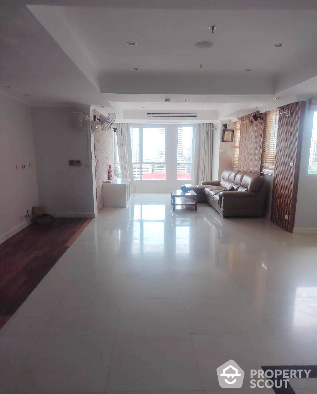 For SaleCondoNana, North Nana,Sukhumvit13, Soi Nana : 3-BR Condo at The Oleander near BTS Nana