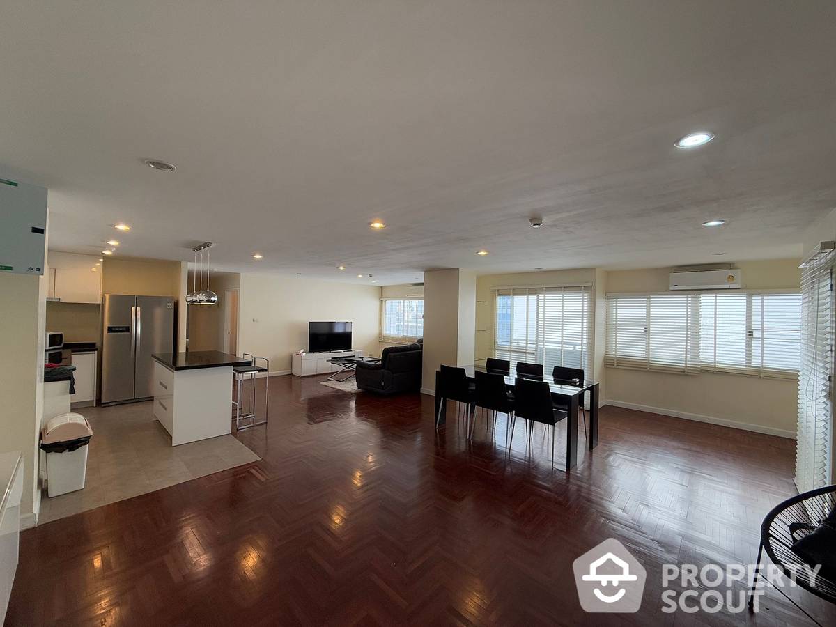 For RentCondoSilom, Saladaeng, Bangrak : 2-BR Condo at Silom Condominium near BTS Sala Daeng