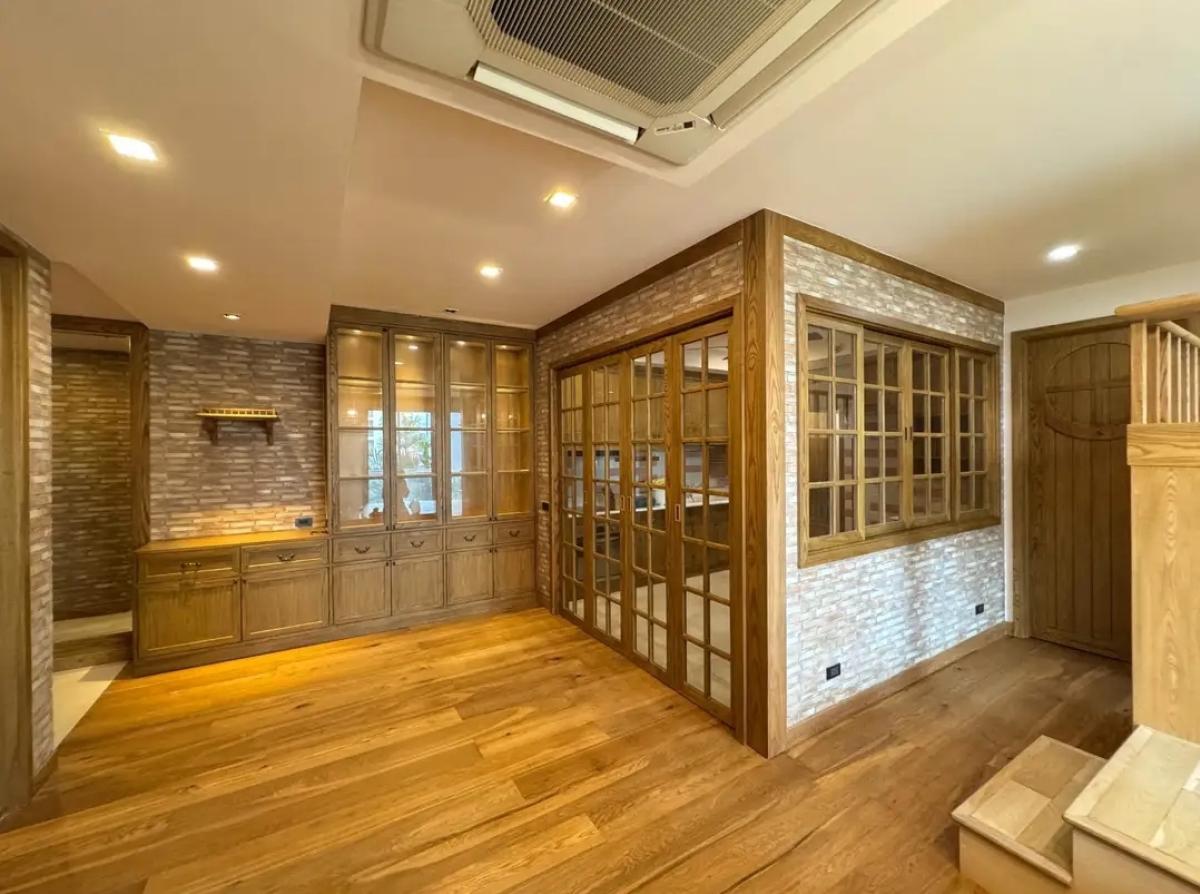 ให้เช่าคอนโดสีลม ศาลาแดง บางรัก : The Legend Saladaeng, 2 bed, 140000 per month