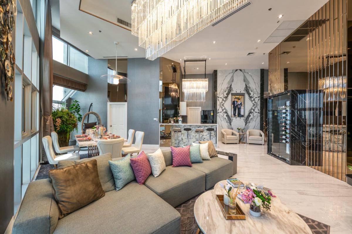 For SaleCondoRama9, Petchburi, RCA : 03/04/2026, Luxurious lifestyle in the heart of Rama 9
2-bedroom condo, size 178 sq.m. with a stunning city view! 0642748883