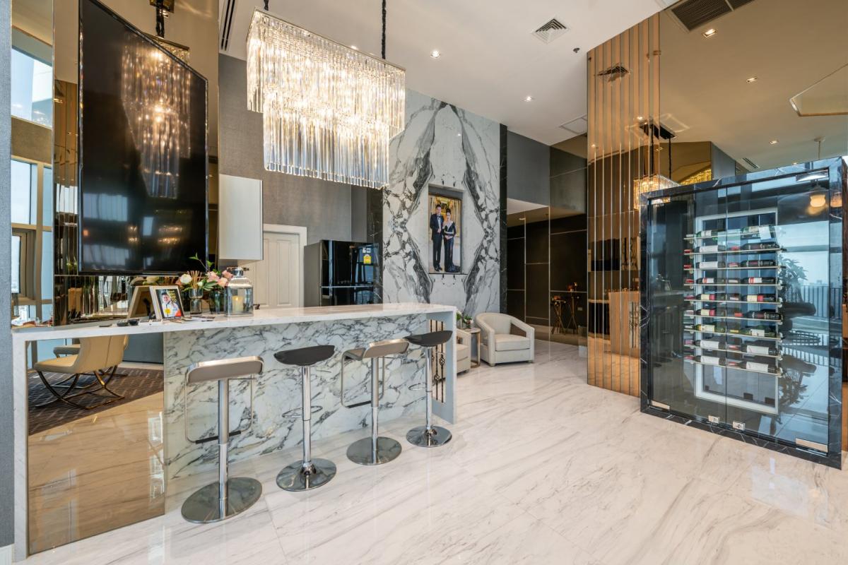 For SaleCondoRama9, Petchburi, RCA : 03/04/2026, Luxurious lifestyle in the heart of Rama 9
2-bedroom condo, size 178 sq.m. with a stunning city view! 0642748883