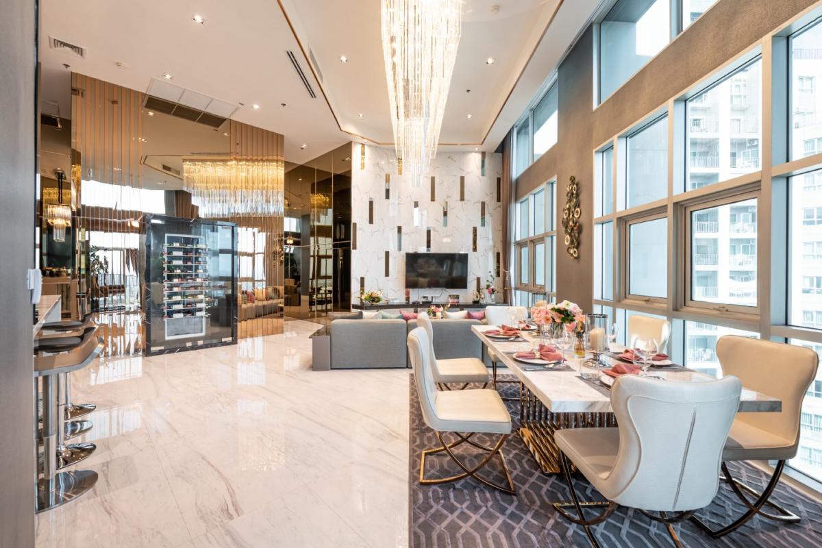 For SaleCondoRama9, Petchburi, RCA : 03/04/2026, Luxurious lifestyle in the heart of Rama 9
2-bedroom condo, size 178 sq.m. with a stunning city view! 0642748883