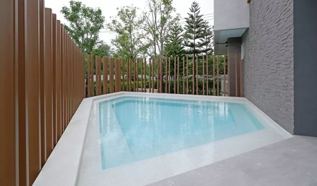 ให้เช่าบ้านบางนา แบริ่ง ลาซาล : 🏡 ให้เช่า บ้านหรู 2 ชั้น เฟอร์ครบ รองรับครอบครัวใหญ่และสัตว์เลี้ยง พร้อมอยู่ ใกล้เมกะบางนา-รร.นานาชาติ เดินทางสะดวก เพียง 1 กม.จากทางด่วน