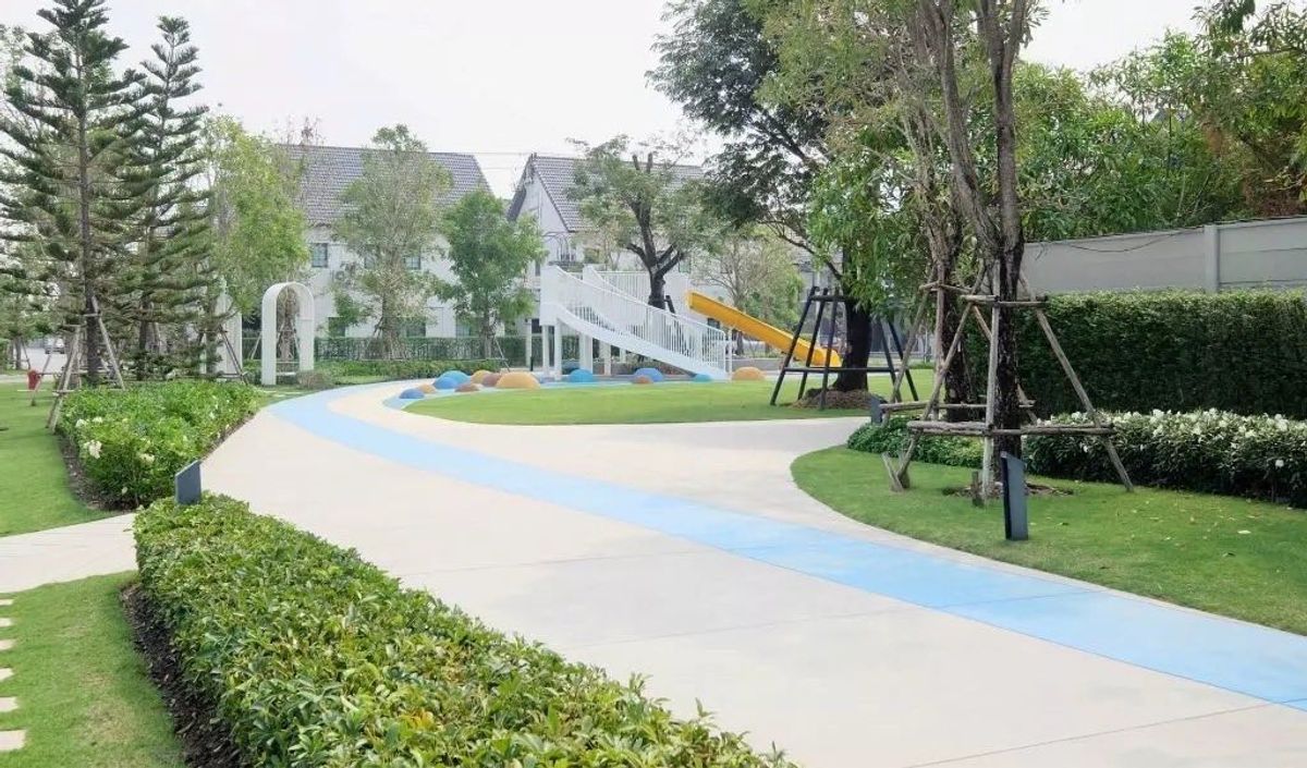 ให้เช่าบ้านบางนา แบริ่ง ลาซาล : 🏡 ให้เช่า บ้านหรู 2 ชั้น เฟอร์ครบ รองรับครอบครัวใหญ่และสัตว์เลี้ยง พร้อมอยู่ ใกล้เมกะบางนา-รร.นานาชาติ เดินทางสะดวก เพียง 1 กม.จากทางด่วน