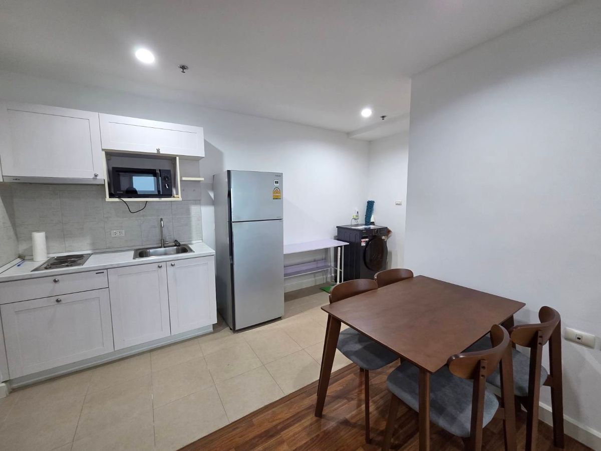 For RentCondoPinklao, Charansanitwong : 🔥 Large room 43 sqm 🚆MRT Bang Yi Khan 300m🔥 Thana Recia Charan Pinklao 🔥