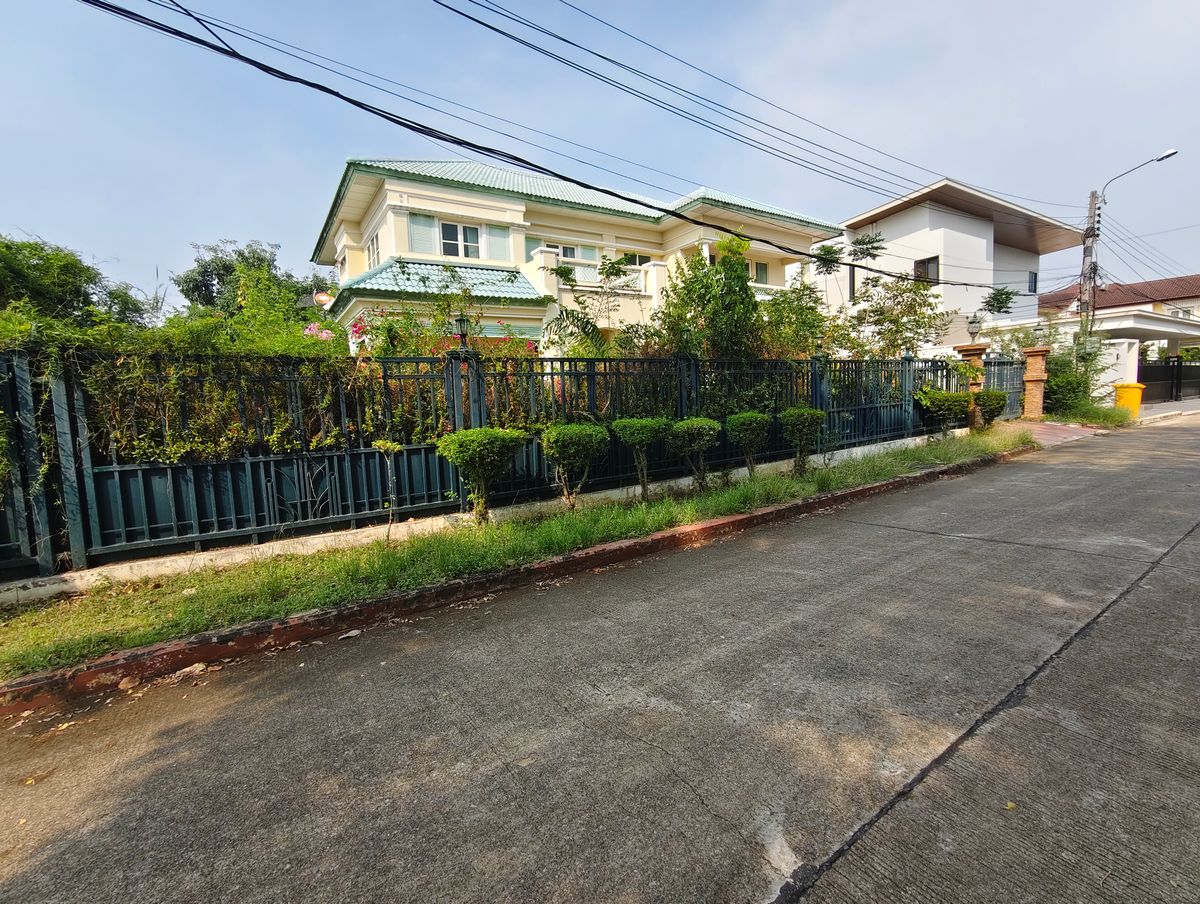 ขายบ้านนนทบุรี บางใหญ่ บางบัวทอง : ขายบ้าน มณียา มาสเตอร์พีซ รัตนาธิเบศร์ ห้องมุม หน้ากว้าง MRT-ไทรม้า ไทรม้า เมืองนนทบุรี นนทบุรี .