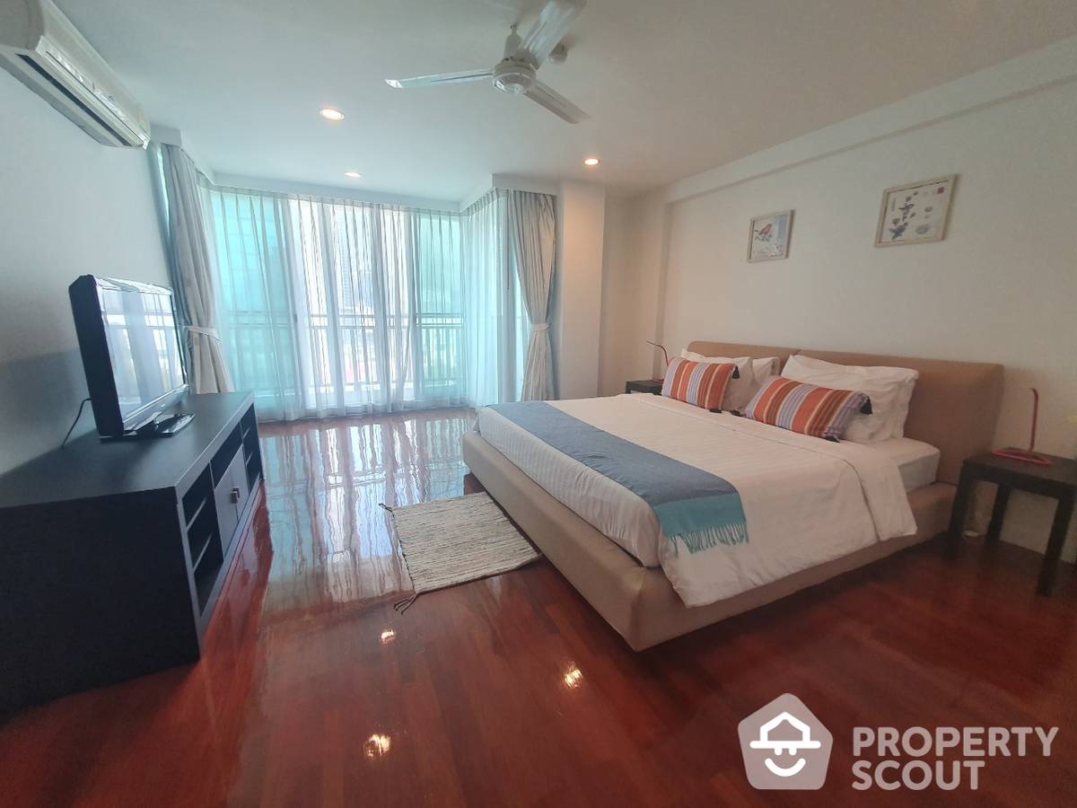 For RentCondoSathorn, Narathiwat : 3-BR Apt. near BTS Saint Louis