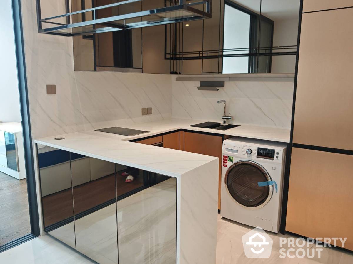 For RentCondoSathorn, Narathiwat : 1-BR Condo at Supalai Icon Sathon near MRT Si Lom