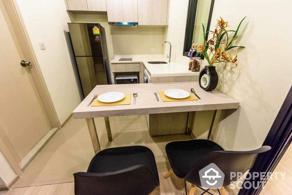 For RentCondoRama9, Petchburi, RCA : 1-BR Condo at Life Asoke near ARL Makkasan