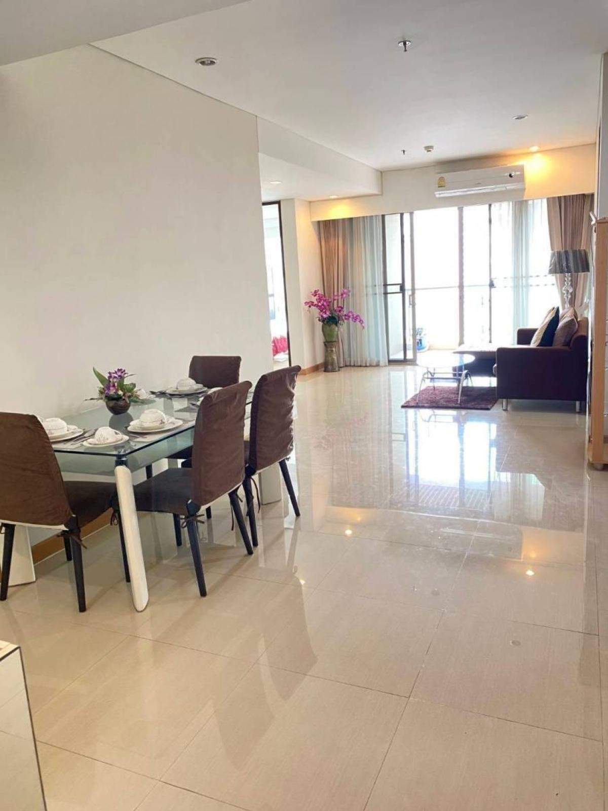 For RentCondoSukhumvit, Asoke, Thonglor : 03/04/2026, Rent a condo The Lakes 2 bedrooms in the heart of Asoke!Spacious 105 sq.m. close to BTS/MRT for only 75,000 THB/month 0642748883