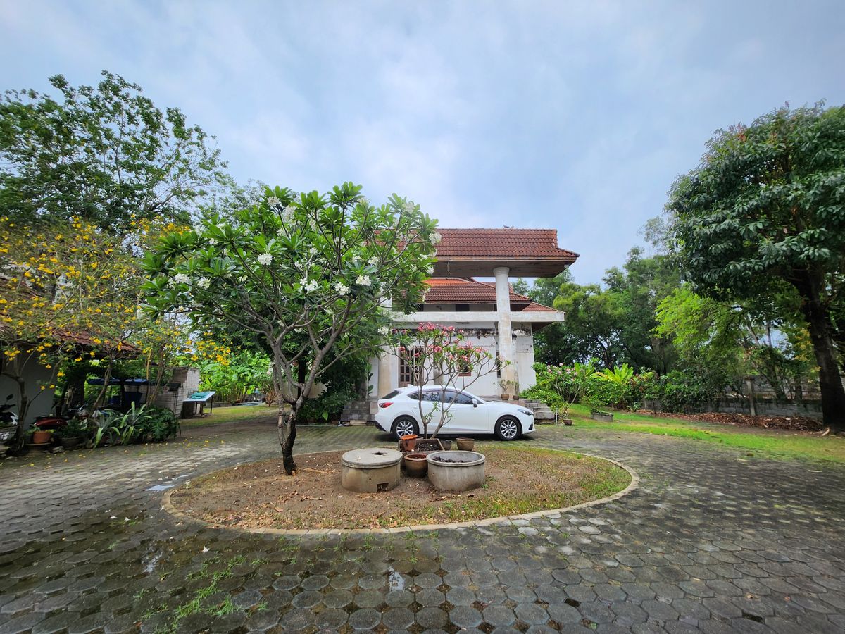 ขายที่ดินปทุมธานี รังสิต ธรรมศาสตร์ : ขายที่ดินพร้อมบ้าน วิวสนามกอล์ฟ ใจกลางเมืองเอก ใกล้รถไฟฟ้าสายสีแดง