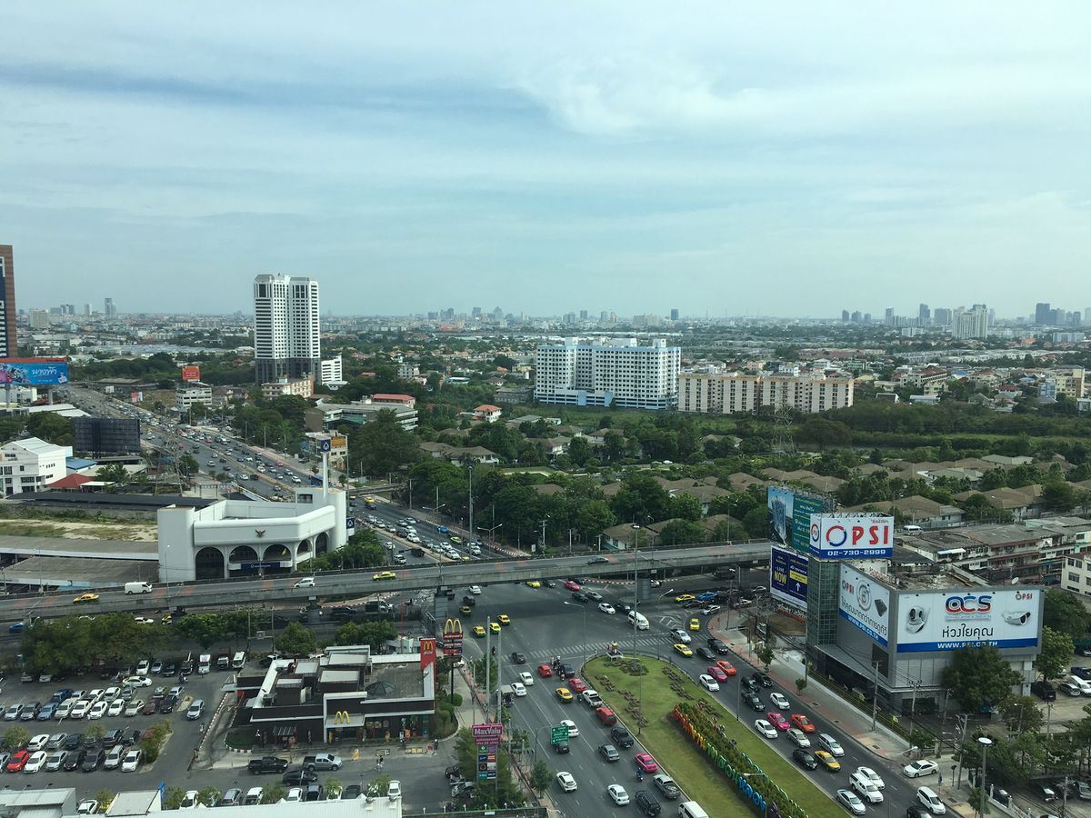 ขายคอนโดพัฒนาการ ศรีนครินทร์ : ขายคอนโด ลุมพินี เพลส ศรีนครินทร์-หัวหมาก สเตชั่น 26 ตรม. ตึก A ชั้น 21 วิวสวย ลมดี