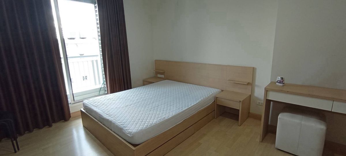 ให้เช่าคอนโดรัชดา ห้วยขวาง :  Rhythm Ratchada (ริธึ่ม รัชดา) for Rent (1bed1bath 46sqm)