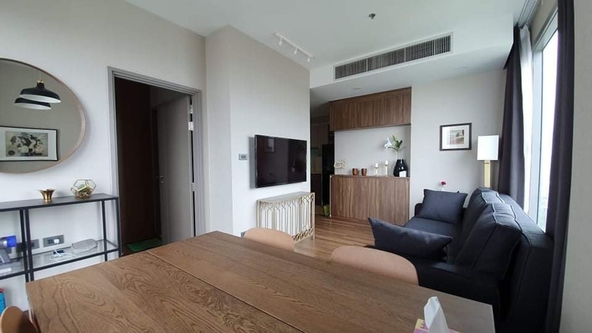 For RentCondoSukhumvit, Asoke, Thonglor : CEIL BY SANSIRI condo, convenient to travel near Fah BTS, has a full furniture shuttle. Ready to stay immediately  