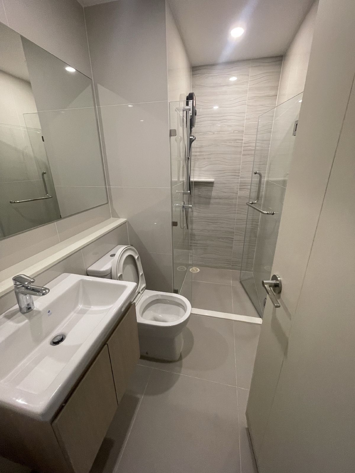 ให้เช่าคอนโดคลองเตย กล้วยน้ำไท : ให้เช่า 📍 Life Rama 4 - Asoke 📍 ใกล้ MRT ศูนย์สิริกิติ์ เฟอร์นิเจอร์ และ เครื่องใช้ไฟฟ้าครบ 